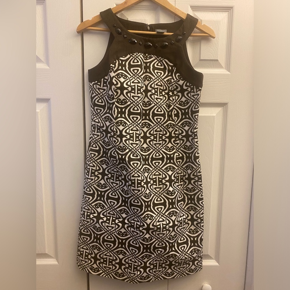 Elegant Brown and White Patterned Dress